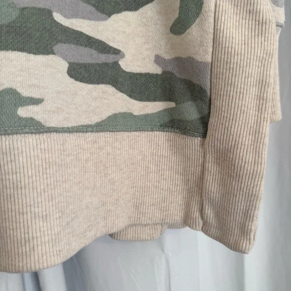 Aerie Good Vibes Oversized Green Camo Sweatshirt Split Hem Women’s Medium - Picture 8 of 12